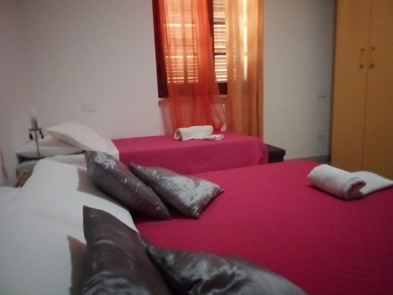 Privatunterkunft Smeralda Family Room's *
